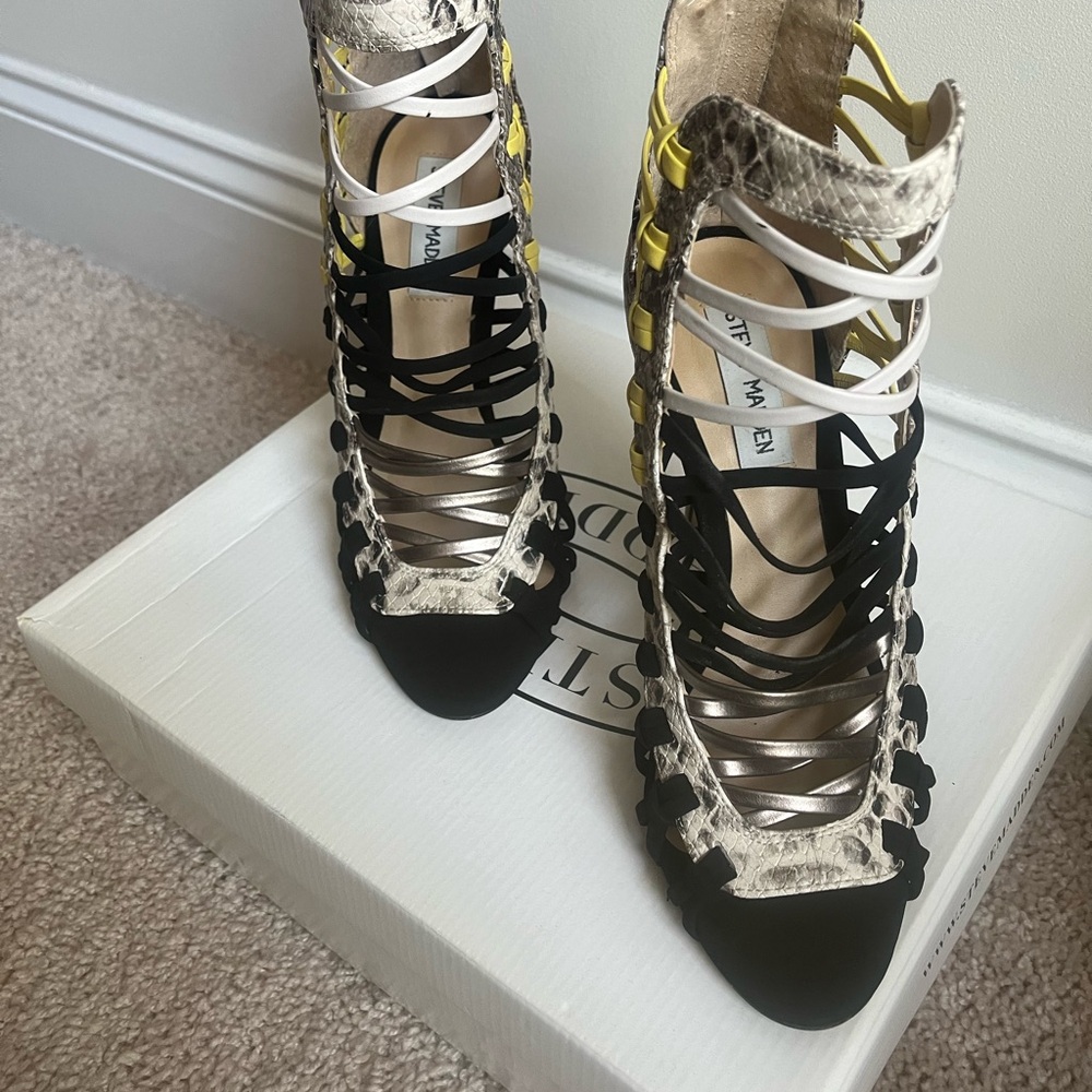 New Steve Madden Sleik Bright Snakeskin heels! Size 6! - Picture 2 of 10